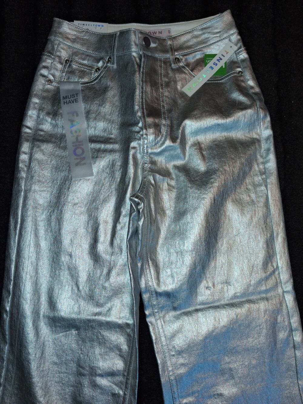 tinseltown jeans 0/24. Metalic color Silver.